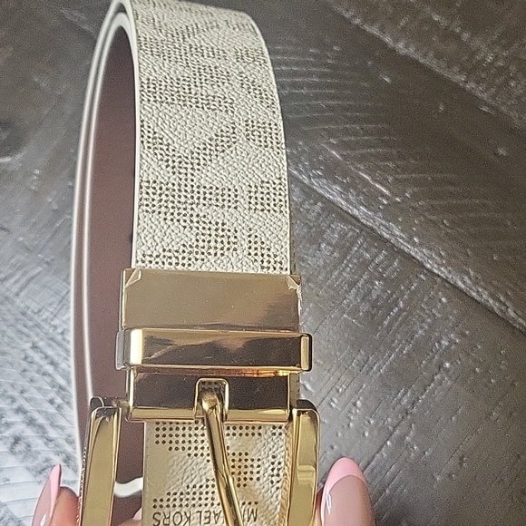 Michael Kors belt - Picture 1 of 7